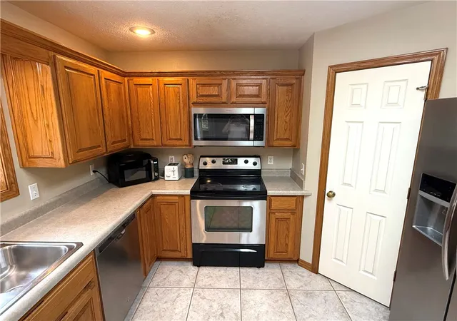 Photo 3 of Single family home for sale at 34 S Bandy Dr, Holiday Island, AR 72631 | MLS# 1359841 | Listing updated on 2026-09-09