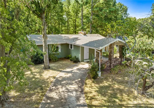 Photo 1 of Single family home for sale at 4 Garrison Ln, Bella Vista, AR 72714 | MLS# 1359353 | Listing updated on 2026-09-12