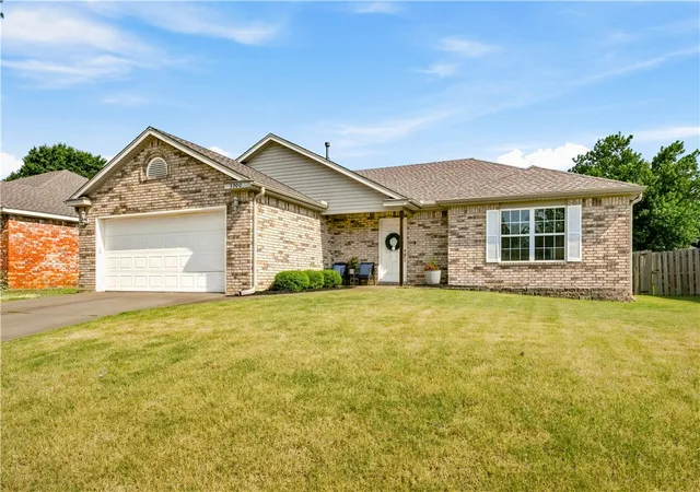 Photo 1 of Single family home for sale at 3900 Sw Hansom Loop, Bentonville, AR 72712 | MLS# 1359465 | Listing updated on 2026-10-15