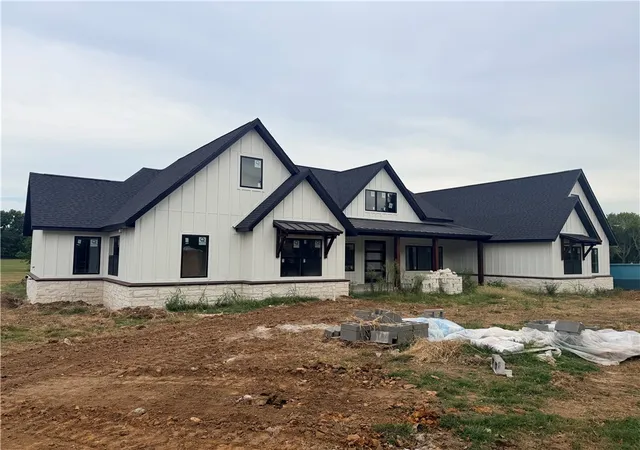 Photo 2 of Single family home for sale at 1707 Dogwood St, Siloam Springs, AR 72761 | MLS# 1359924 | Listing updated on 2026-09-04