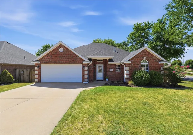 Photo 1 of Single family home for sale at 6000 S 39th Pl, Rogers, AR 72758 | MLS# 1359862 | Listing updated on 2026-10-21