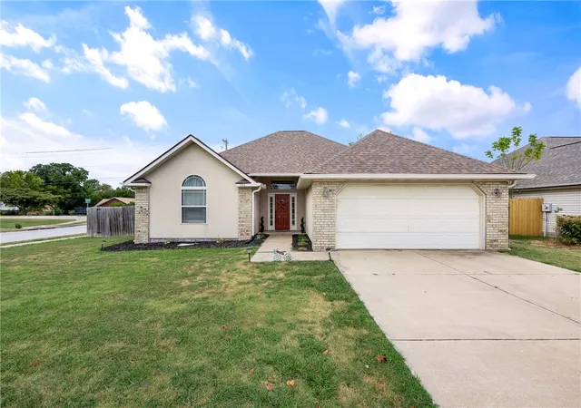 Photo 1 of Single family home for sale at 1104 Lavona Ln, Siloam Springs, AR 72761 | MLS# 1359737 | Listing updated on 2026-09-08