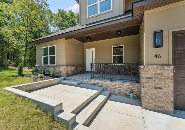 Photo 2 of Sale Pending at 46 Chaucer Dr, Bella Vista, AR 72714 | MLS# 1359855 | Listing updated on 2026-08-30