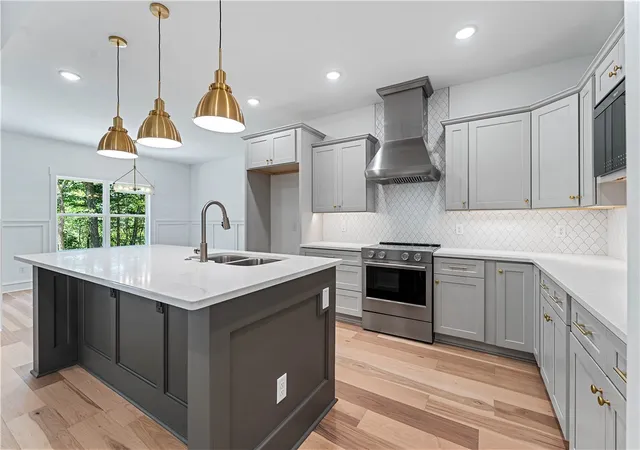 Photo 3 of Sale Pending at 46 Chaucer Dr, Bella Vista, AR 72714 | MLS# 1359855 | Listing updated on 2026-08-30