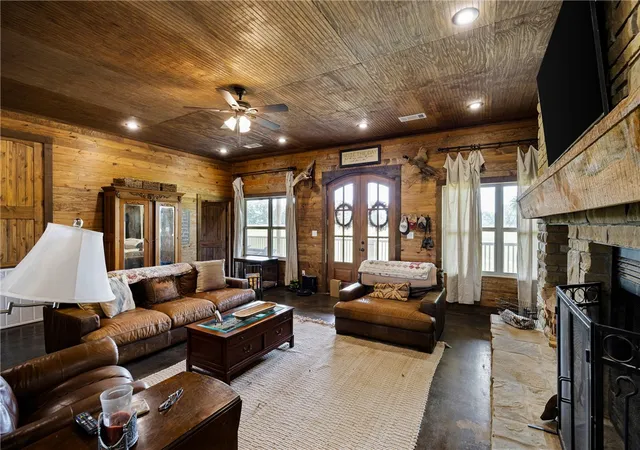 Photo 5 of Single family home for sale at 1050 Se 8Th, Atkins, AR 72823 | MLS# 1359964 | Listing updated on 2026-08-31