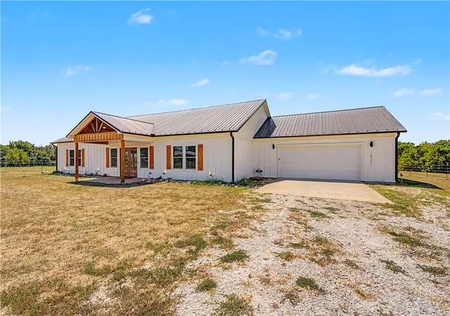 Photo 3 of Single family home for sale at 16731 Patton Rd, Pea Ridge, AR 72751 | MLS# 1359743 | Listing updated on 2026-09-13