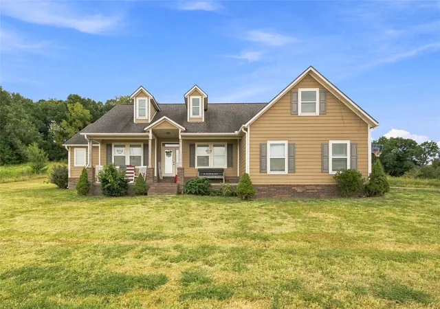 Photo 1 of Single family home for sale at 15165 Kelly Mountain Rd, Prairie Grove, AR 72753 | MLS# 1360081 | Listing updated on 2026-09-01