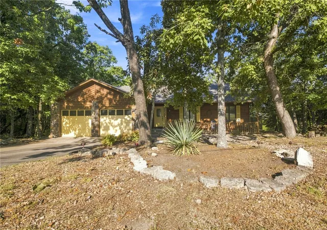 Photo 1 of Single family home for sale at 57 Twin Peak Dr, Holiday Island, AR 72631 | MLS# 1360000 | Listing updated on 2026-08-28