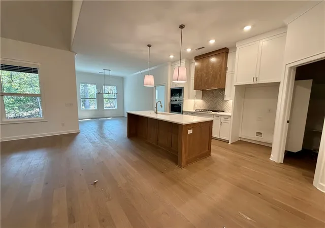 Photo 3 of Single family home for sale at 2552 N Crossover Rd, Fayetteville, AR 72703 | MLS# 1360127 | Listing updated on 2026-10-04