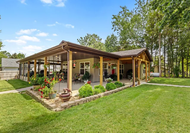 Photo 3 of Single family home for sale at 325 Lakeland Avenue, Hollister, MO 65672 | MLS# 1359942 | Listing updated on 2026-09-14