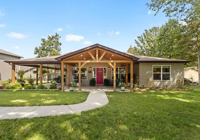 Photo 4 of Single family home for sale at 325 Lakeland Avenue, Hollister, MO 65672 | MLS# 1359942 | Listing updated on 2026-09-14