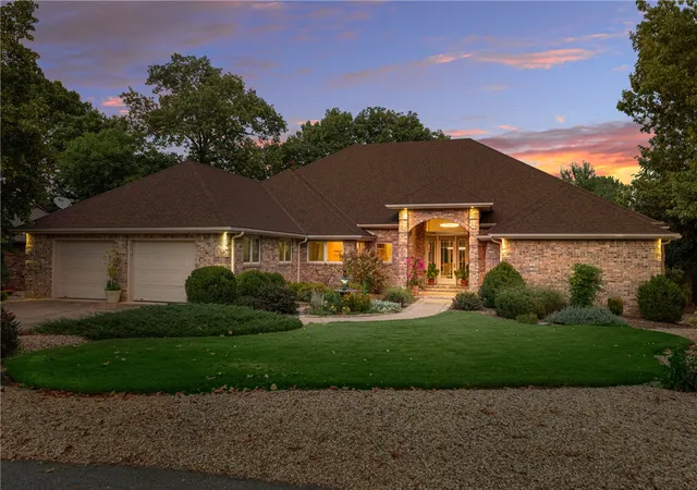 Photo 1 of Single family home for sale at 16 Ellwood Cir, Bella Vista, AR 72715 | MLS# 1360128 | Listing updated on 2026-09-10