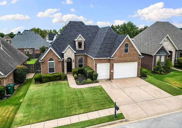 Photo 1 of Single family home for sale at 5404 S Braebourne Rd, Rogers, AR 72758 | MLS# 1360042 | Listing updated on 2026-10-02