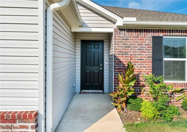 Photo 3 of Single family home for sale at 7204 Sw Chalkstone Rd, Bentonville, AR 72713 | MLS# 1359653 | Listing updated on 2026-09-09
