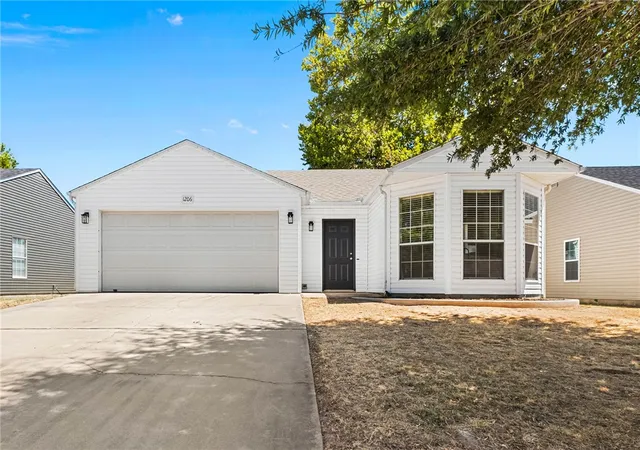 Photo 1 of Single family home for sale at 1206 Cresent St, Bentonville, AR 72712 | MLS# 1360198 | Listing updated on 2026-09-08