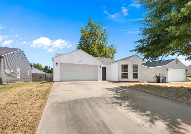Photo 3 of Single family home for sale at 1206 Cresent St, Bentonville, AR 72712 | MLS# 1360198 | Listing updated on 2026-09-08
