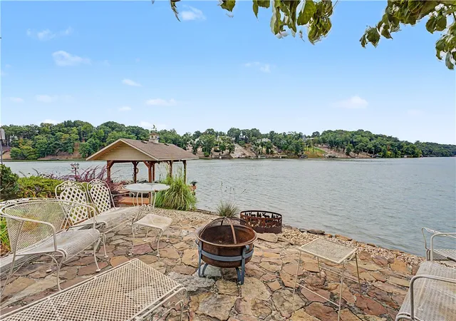 Photo 3 of Sale Pending at 10 Lois Ln, Bella Vista, AR 72715 | MLS# 1359537 | Listing updated on 2026-09-03