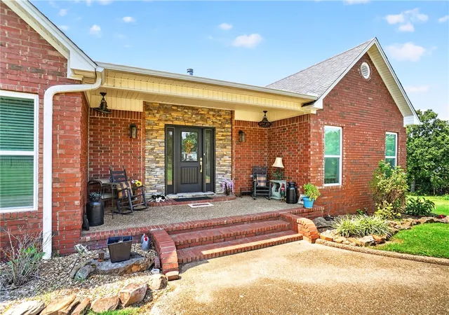 Photo 3 of Sale Pending at 3268 Crow Mountain Rd, Russellville, AR 72802 | MLS# 1359606 | Listing updated on 2026-08-29