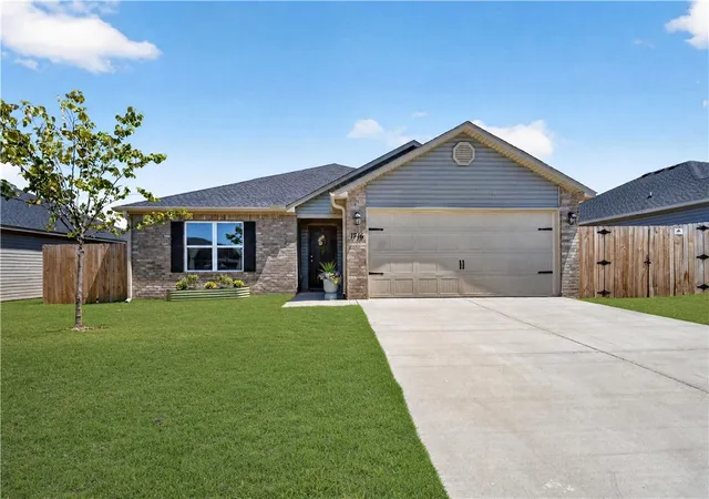 Photo 1 of Single family home for sale at 1716 Ace Ave, Gentry, AR 72734 | MLS# 1360129 | Listing updated on 2026-09-18