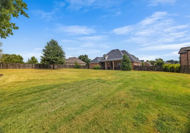 Photo 3 of Single family home for sale at 985 Aylesbury Ln, Cave Springs, AR 72718 | MLS# 1359178 | Listing updated on 2026-10-18