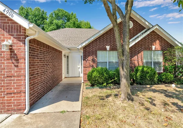 Photo 3 of Sale Pending at 4906 Hawthorne Wy, Springdale, AR 72762 | MLS# 1360238 | Listing updated on 2026-08-29