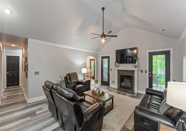 Photo 3 of Single family home for sale at 14 Hessle Cir, Bella Vista, AR 72714 | MLS# 1359832 | Listing updated on 2026-08-30