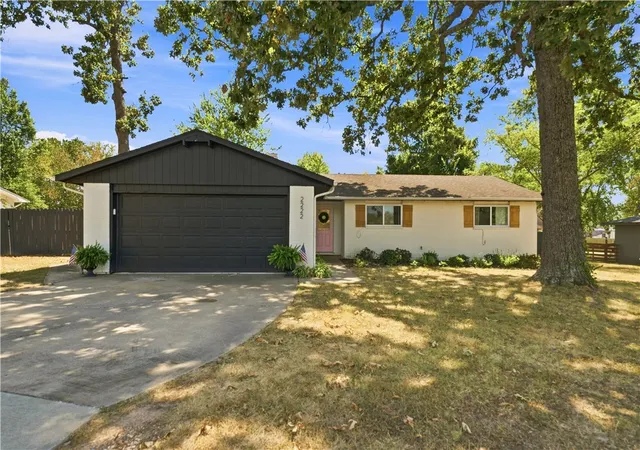 Photo 1 of Single family home for sale at 2222 W Perry Rd, Rogers, AR 72758 | MLS# 1360191 | Listing updated on 2026-08-30