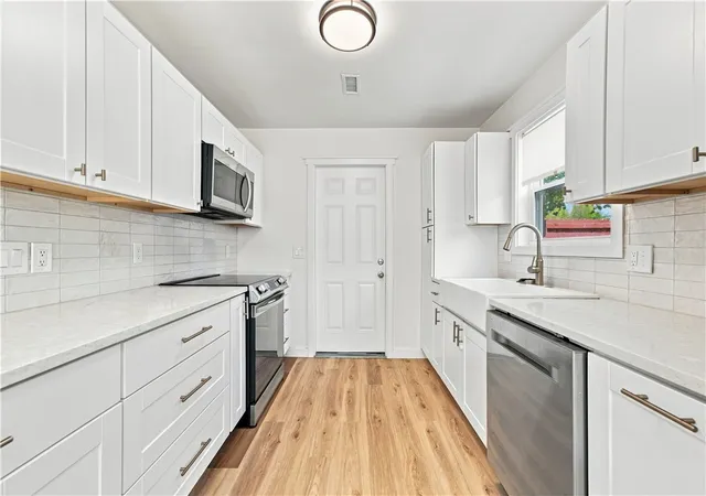 Photo 3 of Single family home for sale at 2222 W Perry Rd, Rogers, AR 72758 | MLS# 1360191 | Listing updated on 2026-09-10