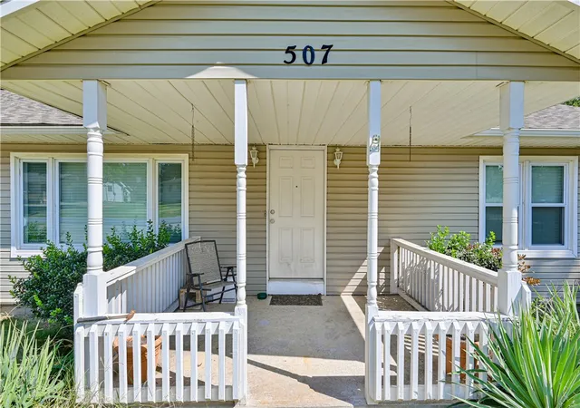 Photo 2 of Single family home for sale at 507 E Helena St, Siloam Springs, AR 72761 | MLS# 1360276 | Listing updated on 2026-09-05