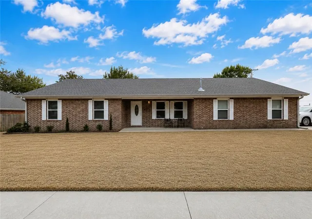 Photo 3 of Single family home for sale at 553 Sw Dallas St, Gravette, AR 72736 | MLS# 1360102 | Listing updated on 2026-09-20