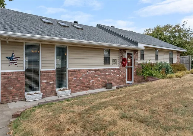 Photo 1 of Sale Pending at 13544 Oak Park Dr, Siloam Springs, AR 72761 | MLS# 1360317 | Listing updated on 2026-09-14