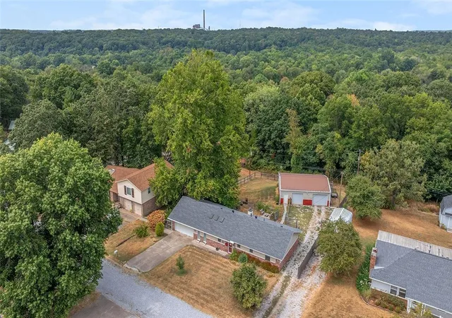 Photo 2 of Sale Pending at 13544 Oak Park Dr, Siloam Springs, AR 72761 | MLS# 1360317 | Listing updated on 2026-09-14