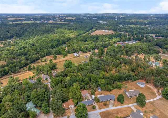 Photo 3 of Sale Pending at 13544 Oak Park Dr, Siloam Springs, AR 72761 | MLS# 1360317 | Listing updated on 2026-09-14
