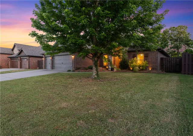 Photo 4 of Single family home for sale at 1706 Ne Chaucer St, Bentonville, AR 72712 | MLS# 1360200 | Listing updated on 2026-09-25