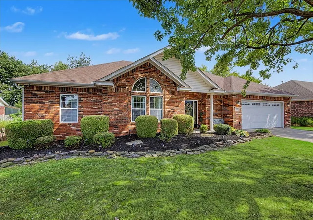 Photo 1 of Single family home for sale at 326 Northcrest Ave, Lowell, AR 72745 | MLS# 1360351 | Listing updated on 2026-08-30