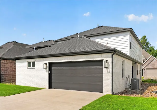 Photo 3 of Single family home for sale at 5205 S Brookhaven St, Rogers, AR 72758 | MLS# 1360246 | Listing updated on 2026-09-06