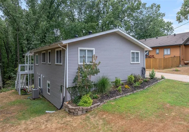 Photo 2 of Single family home for sale at 2 Purfleet Dr, Bella Vista, AR 72715 | MLS# 1360073 | Listing updated on 2026-09-09