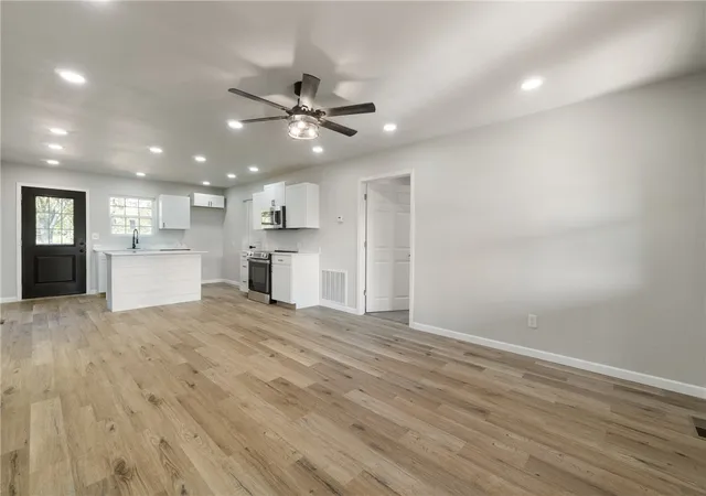Photo 3 of Single family home for sale at 313 E 3 Road St, Lamar, AR 72846 | MLS# 1360366 | Listing updated on 2026-09-15