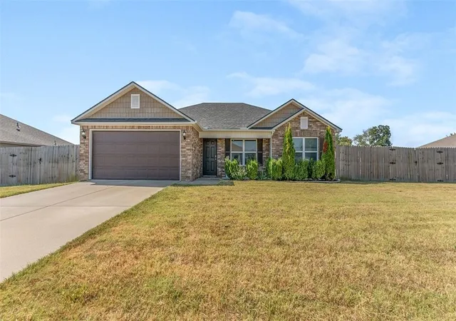 Photo 1 of Single family home for sale at 825 Nw 67th Ave, Bentonville, AR 72713 | MLS# 1359835 | Listing updated on 2026-09-13