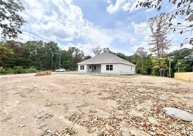 Photo 3 of Single family home for sale at 155 Kinross Dr, Bella Vista, AR 72715 | MLS# 1359870 | Listing updated on 2026-09-14