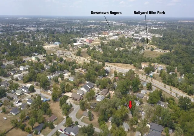 Photo 2 of Single family home for sale at 914 S D St, Rogers, AR 72756 | MLS# 1360281 | Listing updated on 2026-08-28