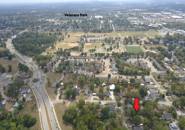 Photo 3 of Single family home for sale at 914 S D St, Rogers, AR 72756 | MLS# 1360281 | Listing updated on 2026-10-02