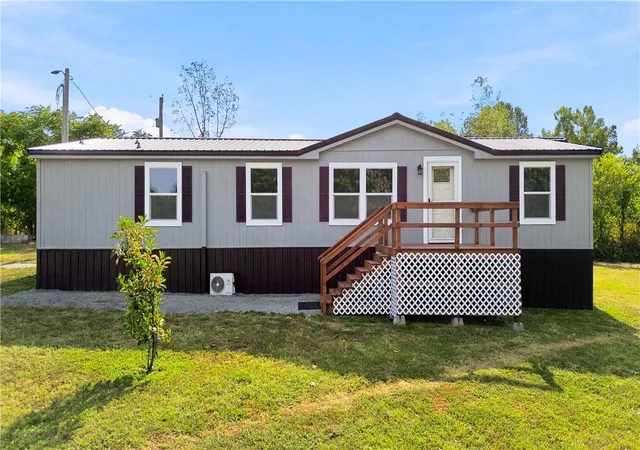 Photo 1 of Manufactured home for sale at 16821 Hide Away Ln, Decatur, AR 72722 | MLS# 1360213 | Listing updated on 2026-08-30