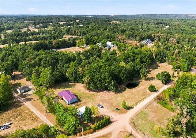 Photo 4 of Sale Pending at 16821 Hide Away Ln, Decatur, AR 72722 | MLS# 1360213 | Listing updated on 2026-10-02
