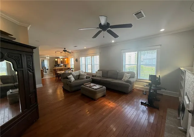 Photo 2 of Single family home for sale at 406 S Denver Ave, Russellville, AR 72801 | MLS# 1360370 | Listing updated on 2026-08-28