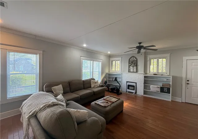 Photo 3 of Single family home for sale at 406 S Denver Ave, Russellville, AR 72801 | MLS# 1360370 | Listing updated on 2026-08-28