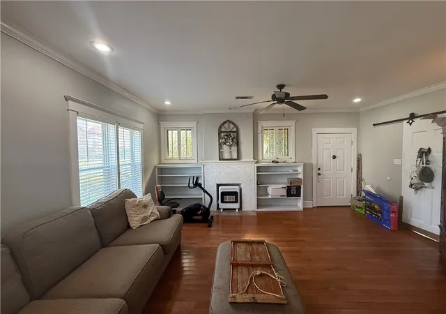 Photo 3 of Single family home for sale at 406 S Denver Ave, Russellville, AR 72801 | MLS# 1360370 | Listing updated on 2026-08-28