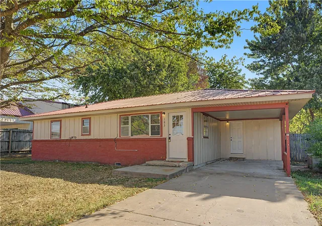 Photo 1 of Single family home for sale at 183 Casteel Ln, Springdale, AR 72764 | MLS# 1360404 | Listing updated on 2026-09-04