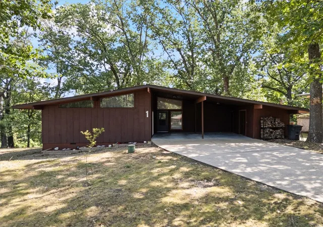 Photo 1 of Single family home for sale at 1 Orr Ln, Bella Vista, AR 72715 | MLS# 1360121 | Listing updated on 2026-09-11