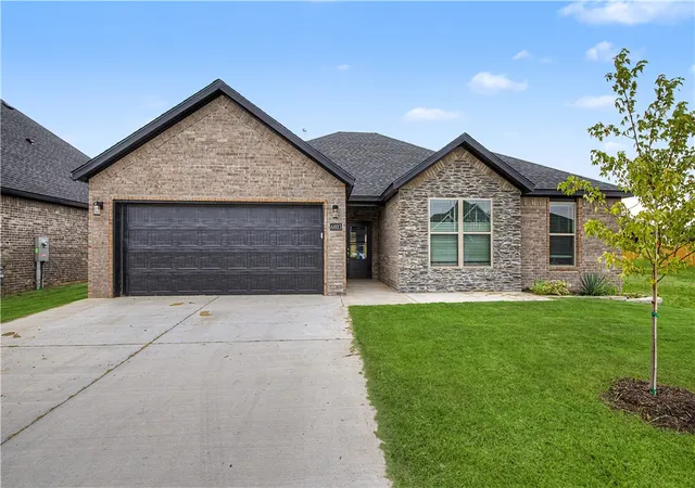 Photo 2 of Sale Pending at 6602 Sw Orange Ave, Bentonville, AR 72713 | MLS# 1360416 | Listing updated on 2026-08-28